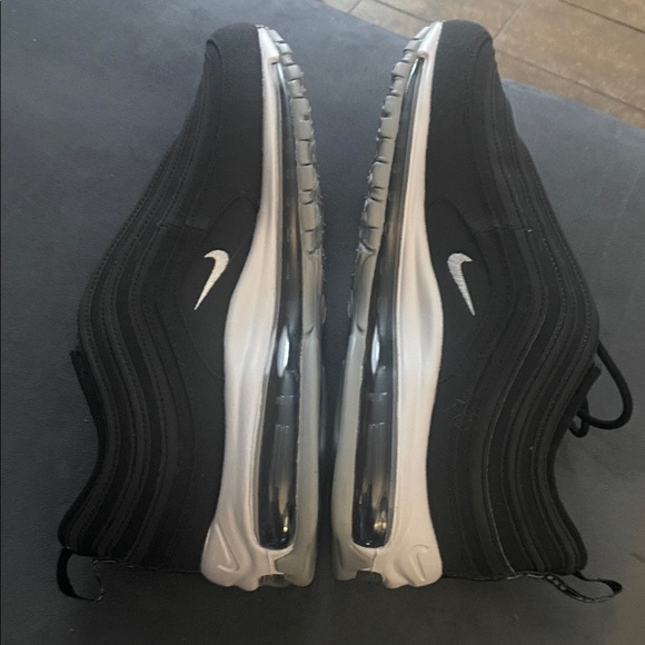 Nike Black and White Athletic Shoes. Men’s size 12. Excellent condition. - Picture 5 of 8